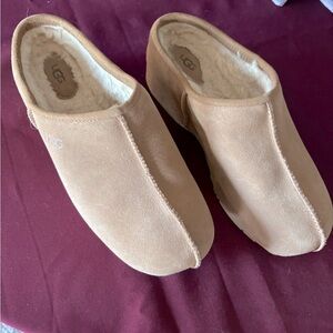 Ugg clogs